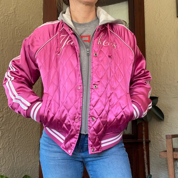 Vintage Yankees Bomber Jacket Pink Satin layered MLB New York Yankees Jacket - Picture 3 of 9
